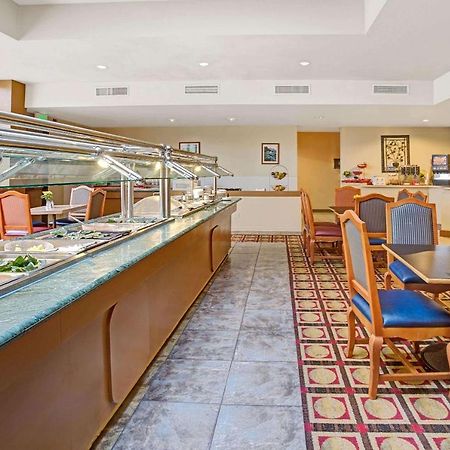 Ramada By Wyndham Englewood Hotel & Suites Сентениал Екстериор снимка